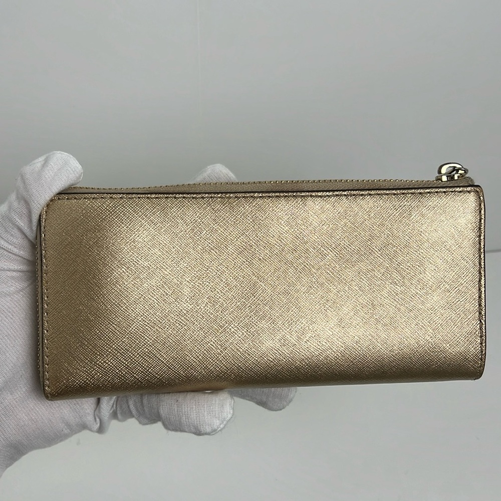 Michael Kors Wallet - Picture 7 of 17